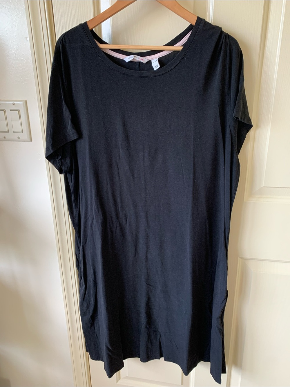 Isaac Mizrahi Black Midi Dress with Short Sleeves